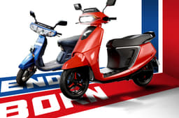 Kinetic DX electric scooter with original 2-stroke Kinetic DX